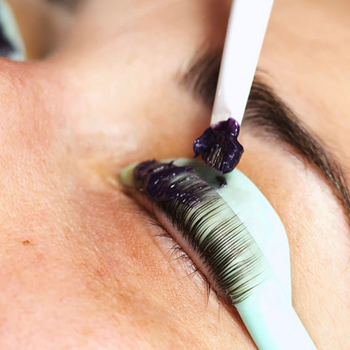 Wie Viele Wimpern Verliert Man Am Tag Wimpern färben: Das sollten Sie vorher wissen