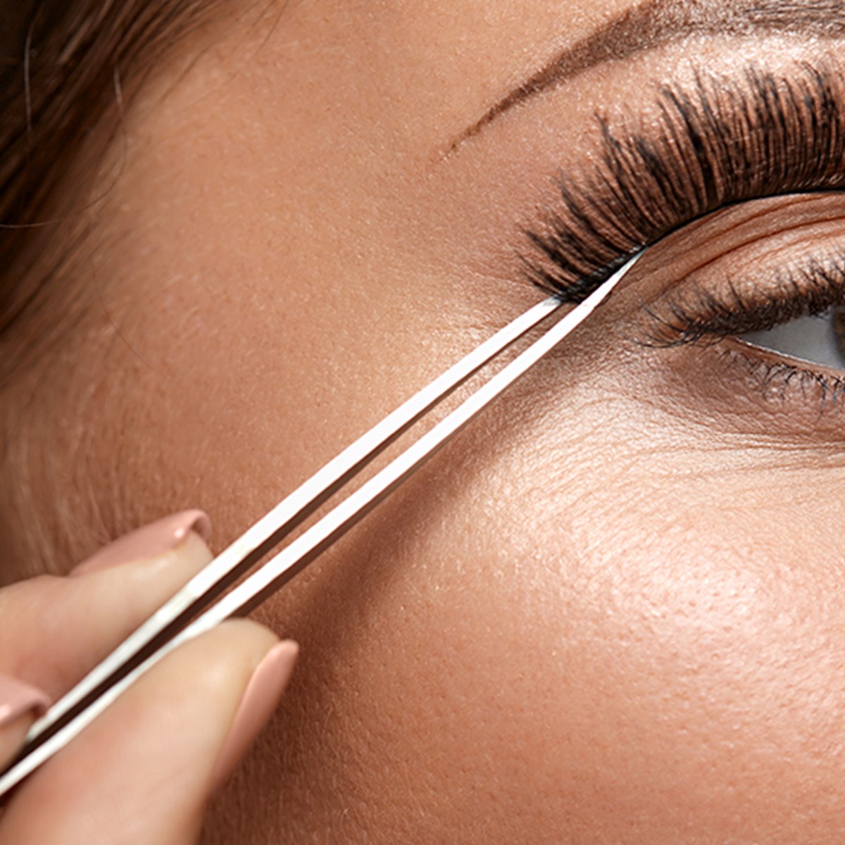Fake Lashes selber ankleben Step by Step