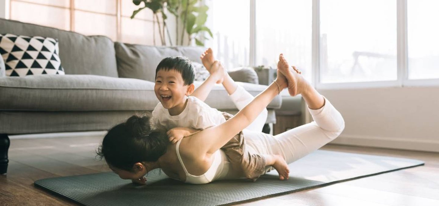 Kangatraining: Gut für Mama, Baby und Beckenboden