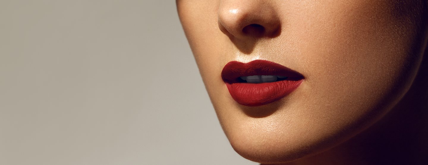 So steht dunkler Lippenstift jeder: 5 Tipps