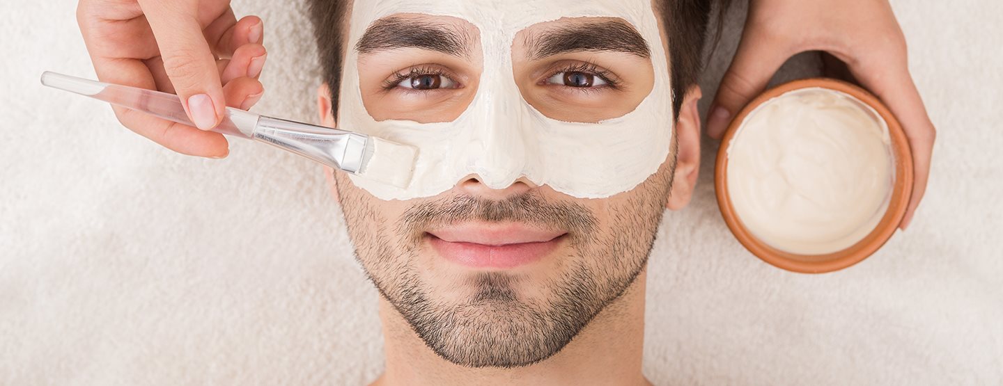 Gesichtspflege für Männer: Diese Inhaltsstoffe helfen