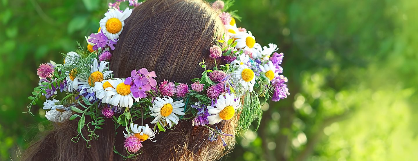 So krönt man jeden Look: FLOWER CROWNS