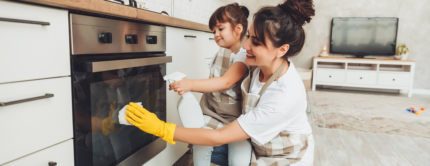 Was Eltern tun können, damit Kinder im Haushalt helfen