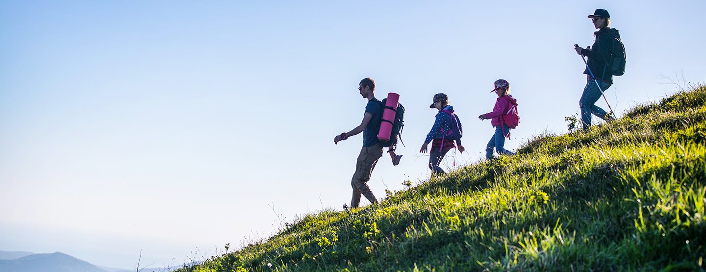 Gemeinsam die Berge erleben. So wird Wandern mit Kindern zum Erlebnis für alle