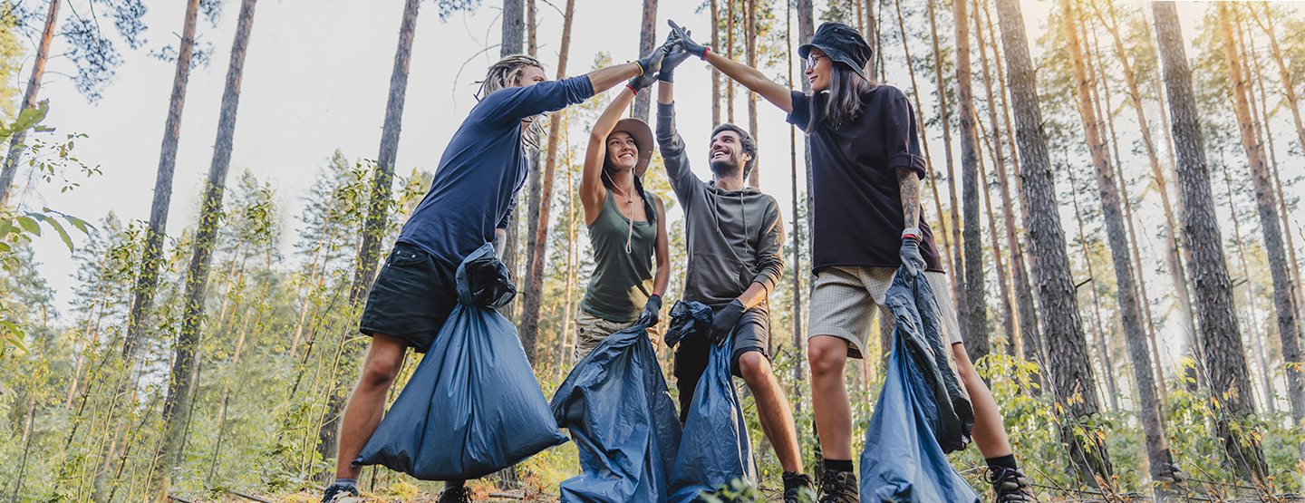 Im Kollektiv Gutes tun: gemeinsam Müllsammeln am World Cleanup Day 2023 