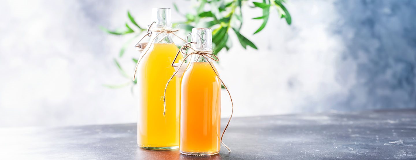 Perfekt zum Mixen und Verschenken: fruchtigen Sirup selber machen