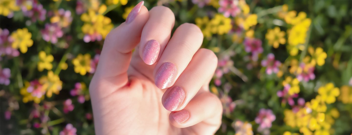 Genialer Trick: Wie trage ich Glitzernagellack richtig auf?