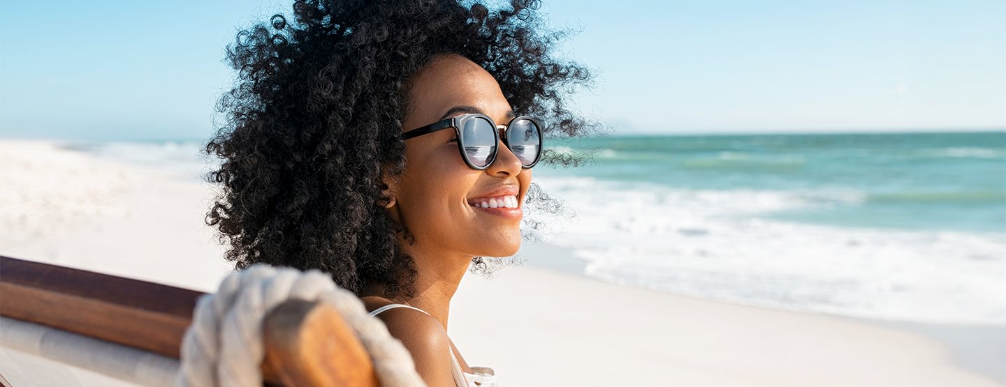 Sonnenbrille: Eine Augenärztin erklärt, worauf es für guten Schutz ankommt