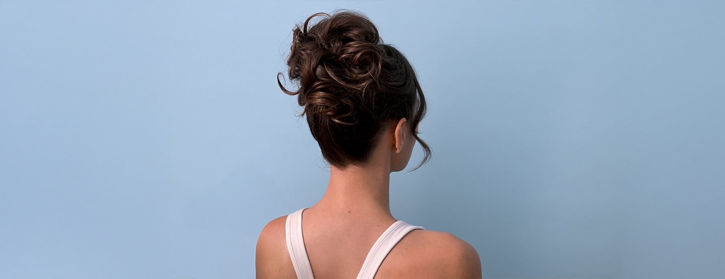 Messy Bun Hairstyle: Diese Frisur passt zu jedem Anlass