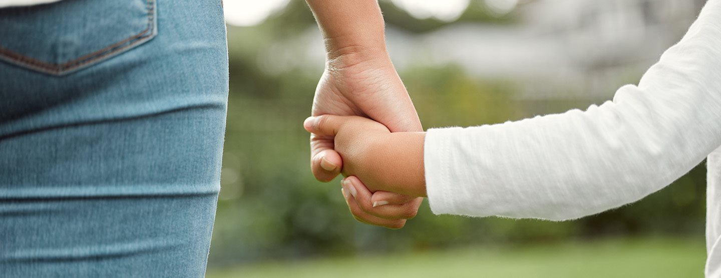Pflegekind aufnehmen: Eine Krisenpflegemama erzählt von ihren Erfahrungen 