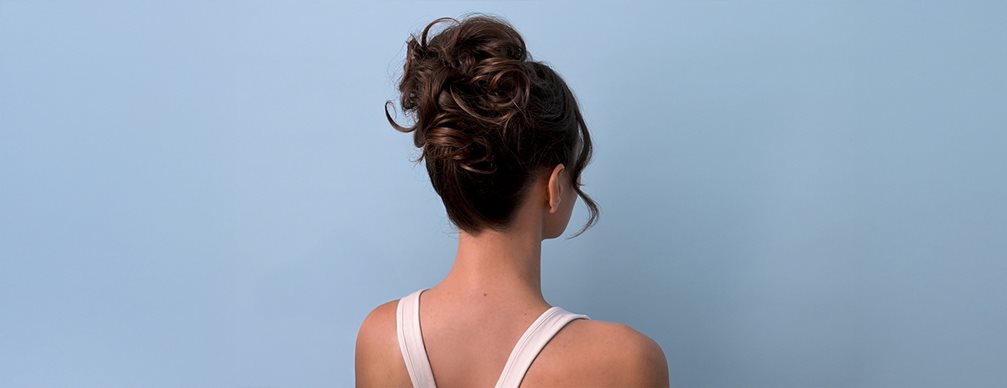 Messy Bun Hairstyle: Diese Frisur passt zu jedem Anlass