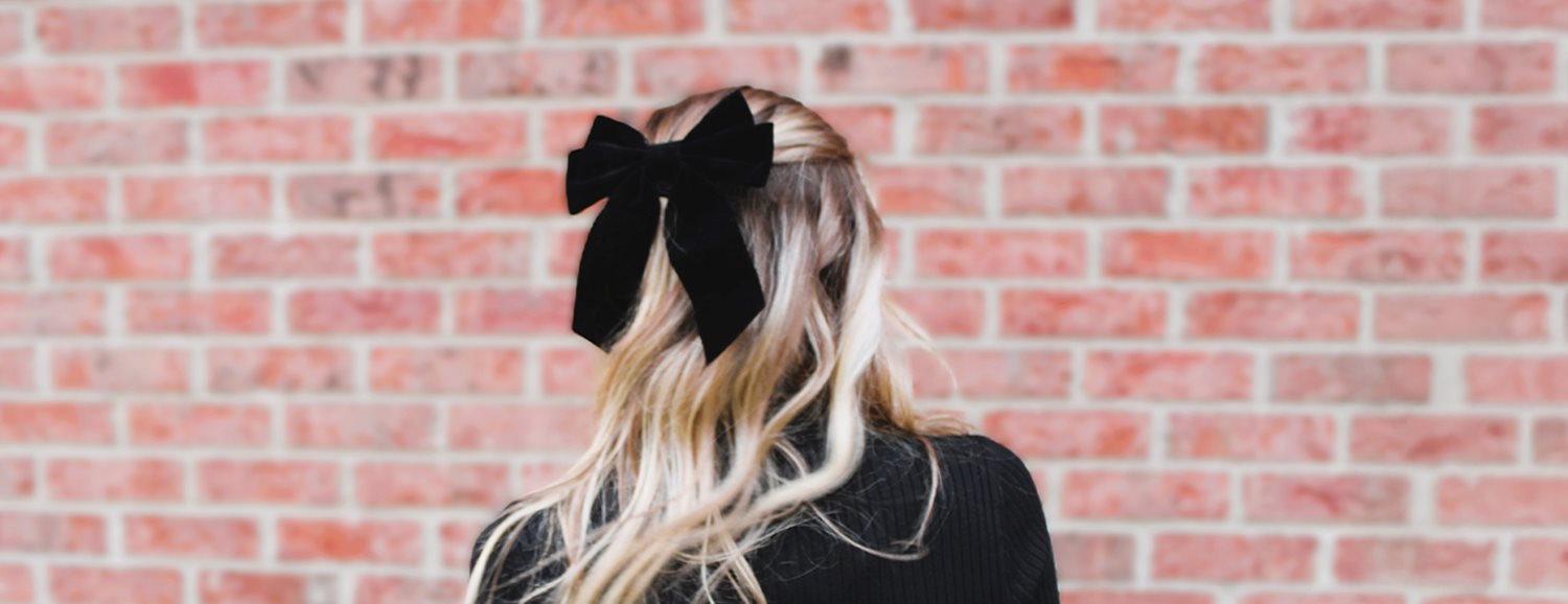 Haarschleifen: So stylt man den romantischen Hairbow-Trend