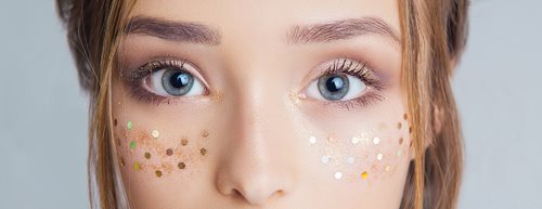 Fake Freckles schminken: 5 einfache Beauty-Tricks