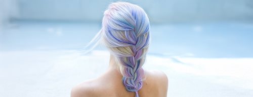 Rainbow Hair in Pastell: Der zarte Einhorn-Haartrend