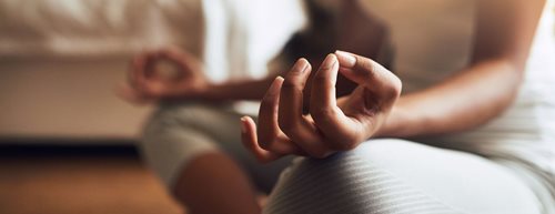 Samatha-Meditation: So erreichen Sie innere Zufriedenheit und Ausgeglichenheit