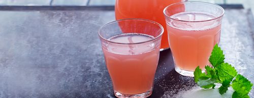 Erfrischungsgetränk: Rhabarberlimonade selber machen