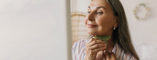 Gua Sha: So verwöhnen wir unsere Haut mit Massagesteinen