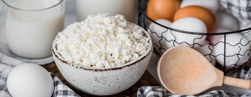 Cottage Cheese: Wir klären den Hype um den proteinreichen Hüttenkäse auf