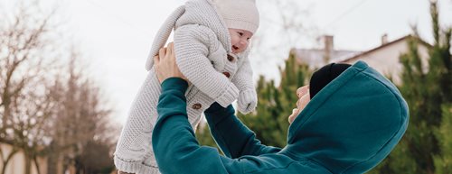 Baby im Winter anziehen: Jetzt heißt es warm halten! 