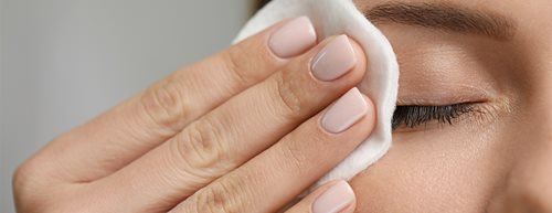 Augen abschminken: Runter mit der Mascara in 5 Schritten