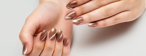 Cat-Eye-Nägel: So tragen wir die Maniküre im Frühling