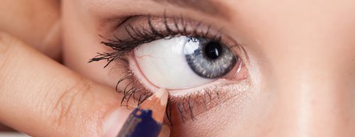 Weißer Lidstrich: Dieser Trick macht große Augen