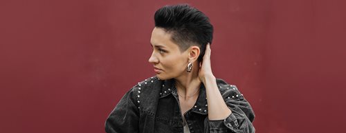 Undercut bei Frauen: So vielseitig ist die Frisur