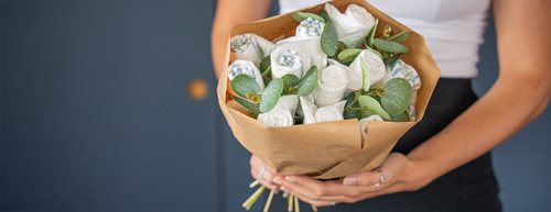 Windeltorte mal anders: So basteln Sie einen Windelblumenstrauß
