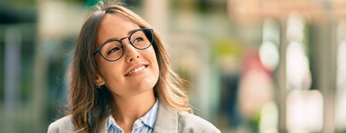 Schminken mit Brille: So kommen die Augen zur Geltung