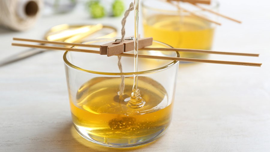 ACTIVE BEAUTY: dm Magazin für Beauty und Wohlbefinden plus Expertise vom dm friseur- & kosmetikstudio