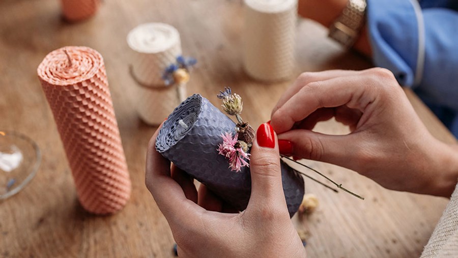 ACTIVE BEAUTY: dm Magazin für Beauty und Wohlbefinden plus Expertise vom dm friseur- & kosmetikstudio