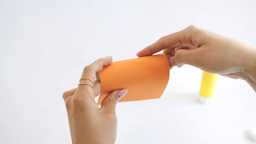 ACTIVE BEAUTY: dm Magazin für Beauty und Wohlbefinden plus Expertise vom dm friseur- & kosmetikstudio