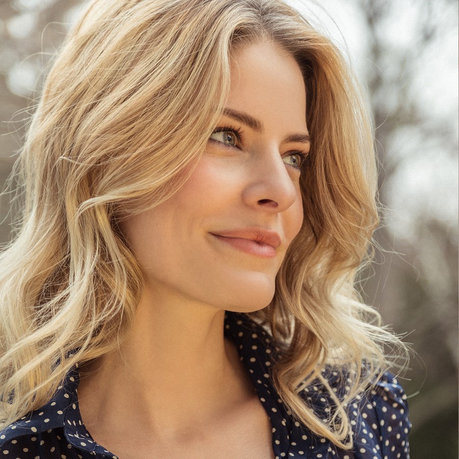 ACTIVE BEAUTY: dm Magazin für Beauty und Wohlbefinden plus Expertise vom dm friseur- & kosmetikstudio