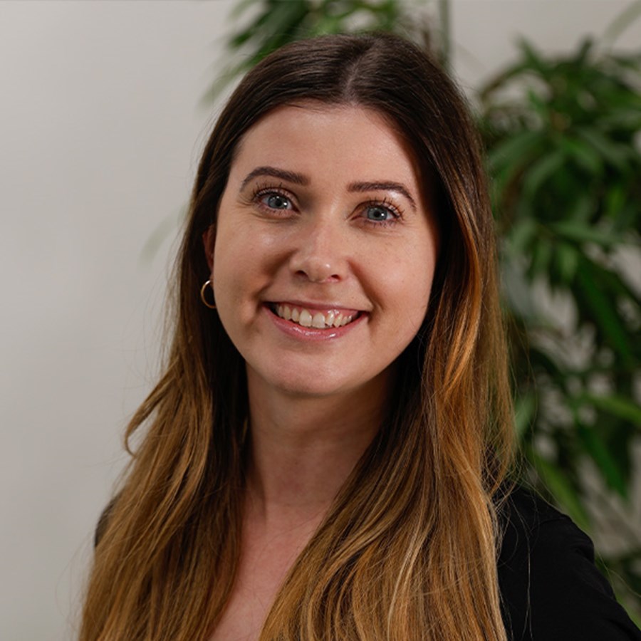 ACTIVE BEAUTY: dm Magazin für Beauty und Wohlbefinden plus Expertise vom dm friseur- & kosmetikstudio