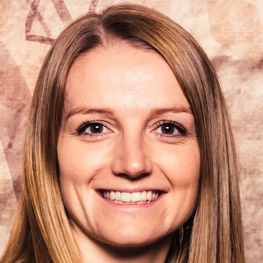 ACTIVE BEAUTY: dm Magazin für Beauty und Wohlbefinden plus Expertise vom dm friseur- & kosmetikstudio