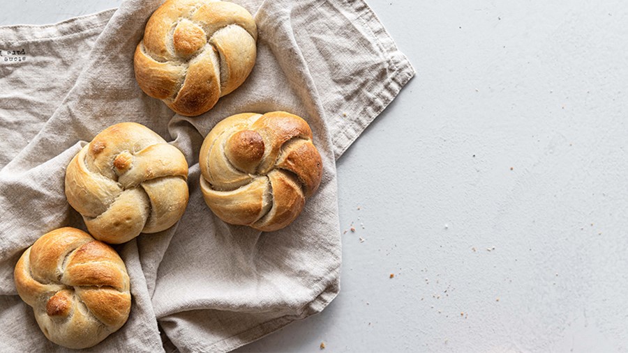 Brot backen mit Christina: Knopfsemmeln