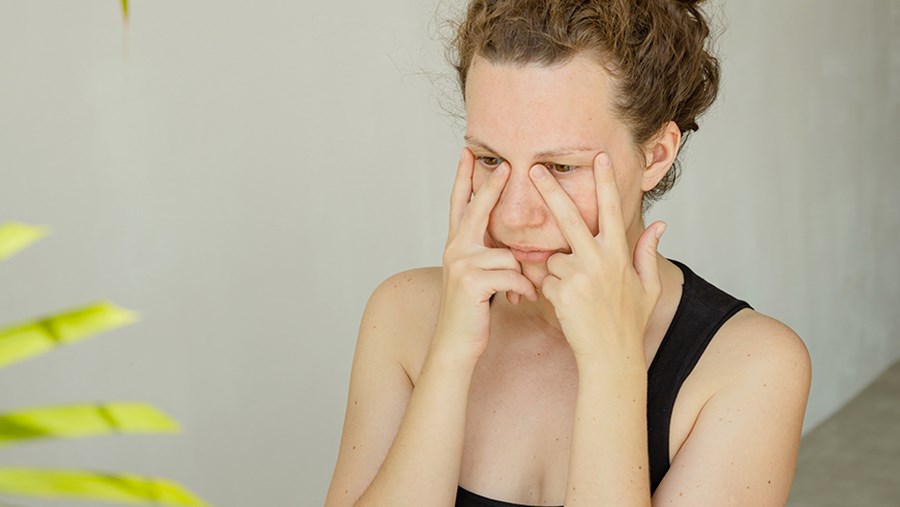 Tränensäcke reduzieren mit Face Yoga