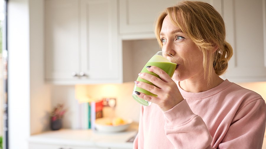 ACTIVE BEAUTY: dm Magazin für Beauty und Wohlbefinden plus Expertise vom dm friseur- & kosmetikstudio