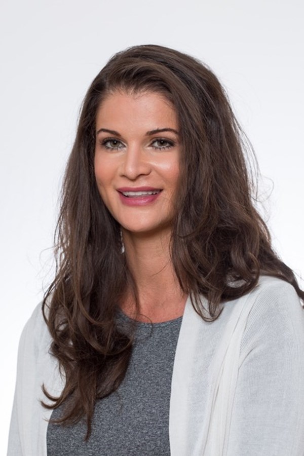 ACTIVE BEAUTY: dm Magazin für Beauty und Wohlbefinden plus Expertise vom dm friseur- & kosmetikstudio