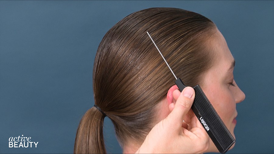 Sleek Zopf - Haarspray und glatt kämmen