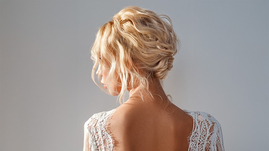 ACTIVE BEAUTY: dm Magazin für Beauty und Wohlbefinden plus Expertise vom dm friseur- & kosmetikstudio