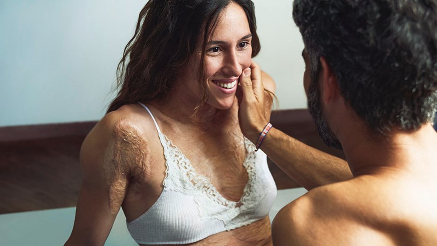 ACTIVE BEAUTY: dm Magazin für Beauty und Wohlbefinden plus Expertise vom dm friseur- & kosmetikstudio