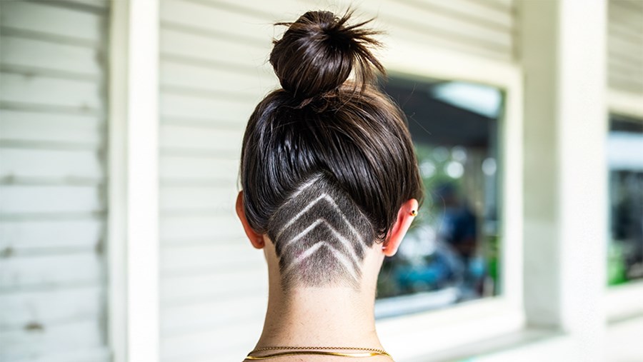 ACTIVE BEAUTY: dm Magazin für Beauty und Wohlbefinden plus Expertise vom dm friseur- & kosmetikstudio