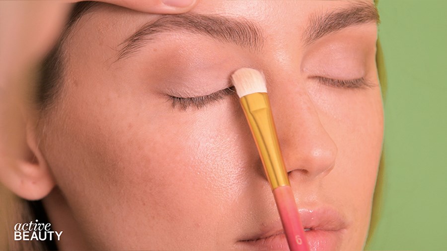 ACTIVE BEAUTY: dm Magazin für Beauty und Wohlbefinden plus Expertise vom dm friseur- & kosmetikstudio