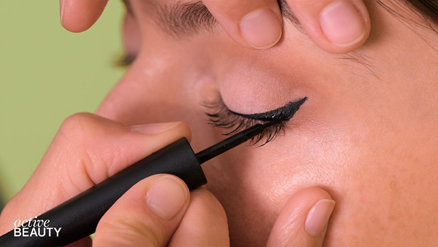 ACTIVE BEAUTY: dm Magazin für Beauty und Wohlbefinden plus Expertise vom dm friseur- & kosmetikstudio