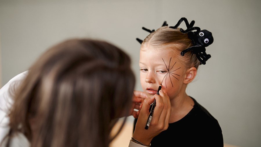 ACTIVE BEAUTY: dm Magazin für Beauty und Wohlbefinden plus Expertise vom dm friseur- & kosmetikstudio
