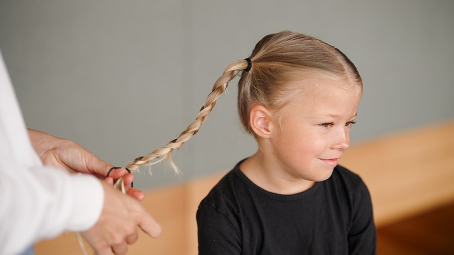 ACTIVE BEAUTY: dm Magazin für Beauty und Wohlbefinden plus Expertise vom dm friseur- & kosmetikstudio
