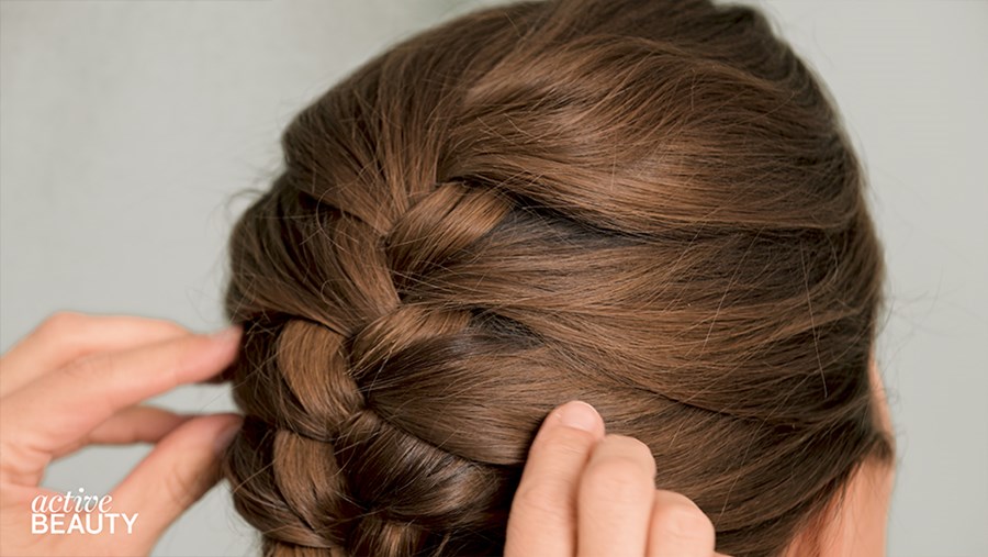 ACTIVE BEAUTY: dm Magazin für Beauty und Wohlbefinden plus Expertise vom dm friseur- & kosmetikstudio