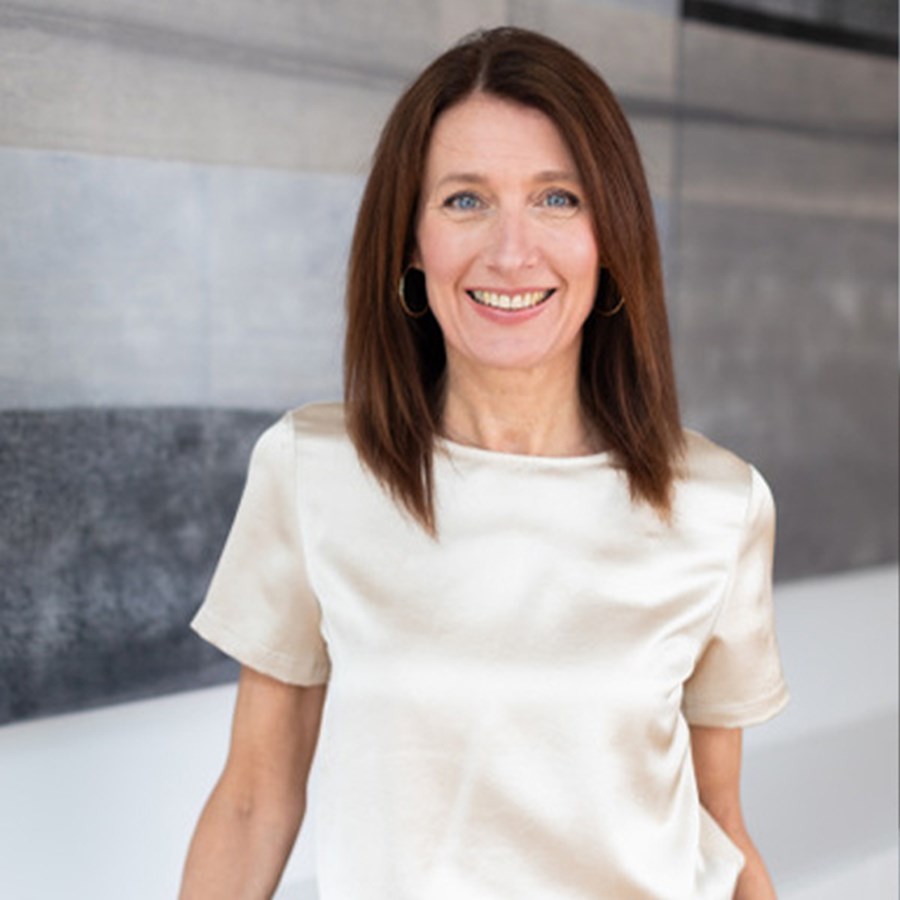 ACTIVE BEAUTY: dm Magazin für Beauty und Wohlbefinden plus Expertise vom dm friseur- & kosmetikstudio