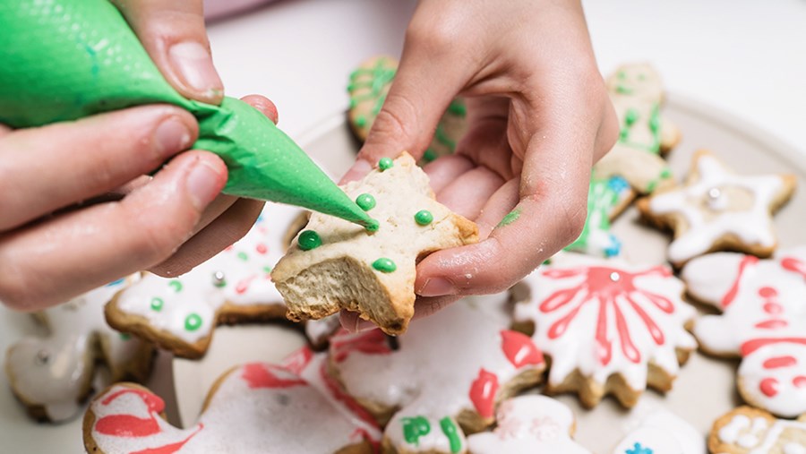 ACTIVE BEAUTY: dm Magazin für Beauty und Wohlbefinden plus Expertise vom dm friseur- & kosmetikstudio